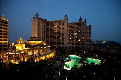 创业服装店怎么突围（服装创业如何起步）